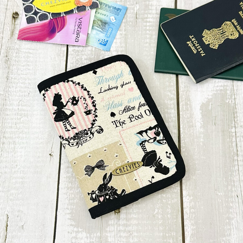 Linen Passport Cover - Alice in Wonderland