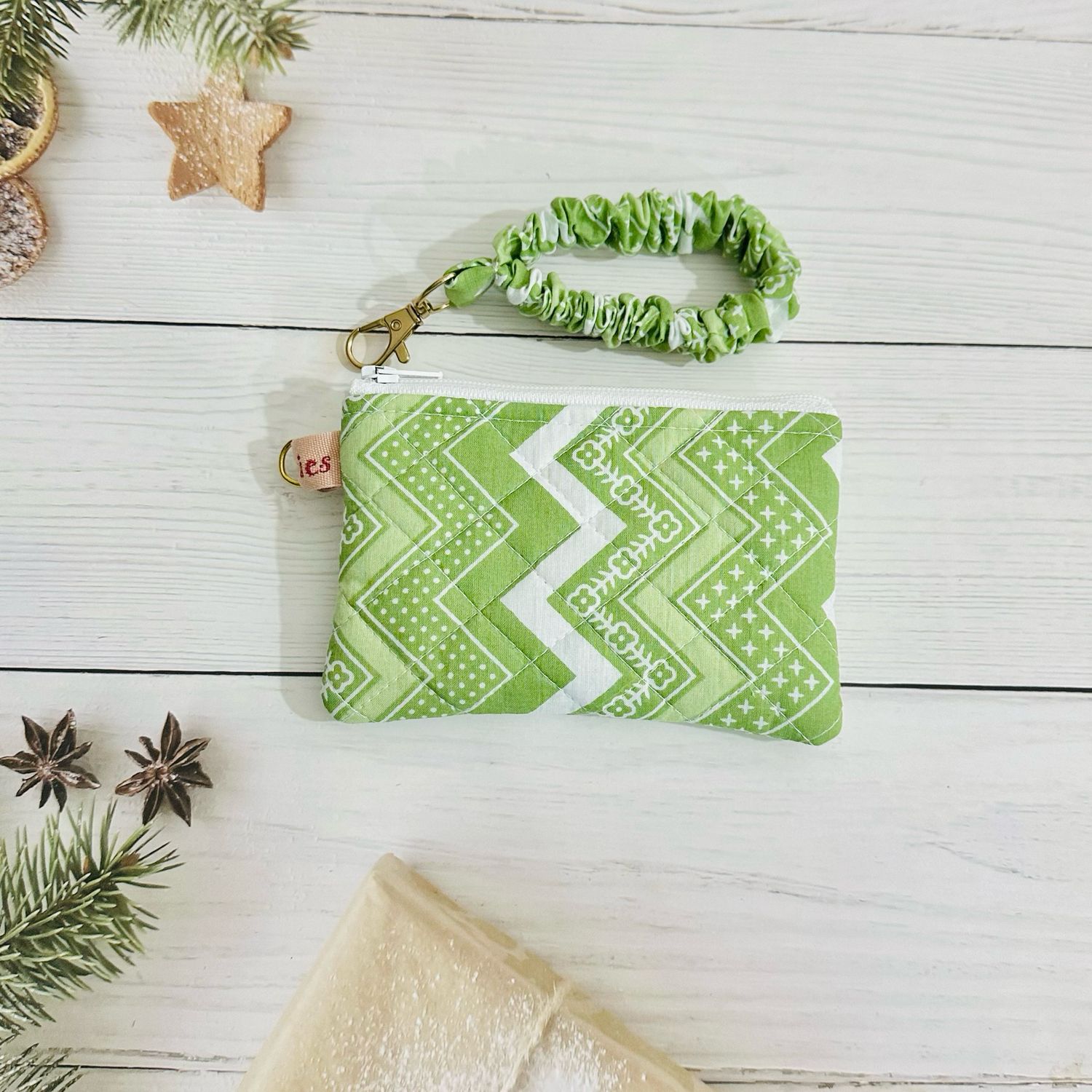 Quilted Coin Purse with Scrunchie Keychain - Green Chevron