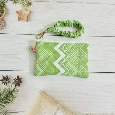 Quilted Coin Purse with Scrunchie Keychain - Green Chevron