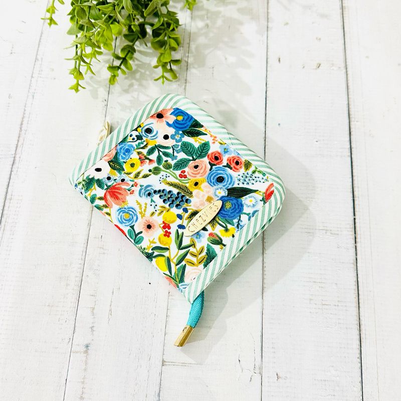 Small Zipper Fabric Wallet For Women - Green Floral