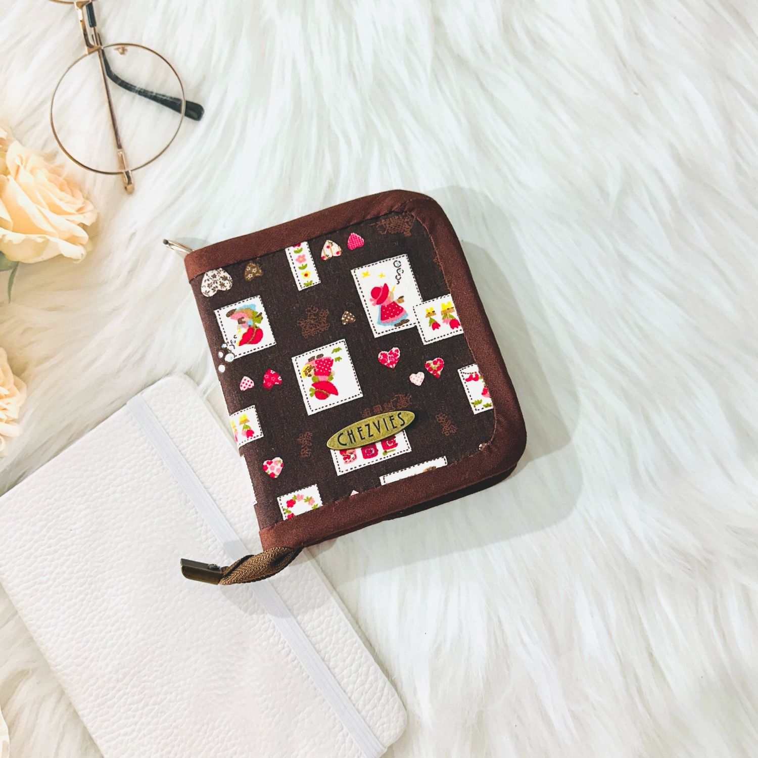 Dark Brown Sunbonnet Sue Wallet