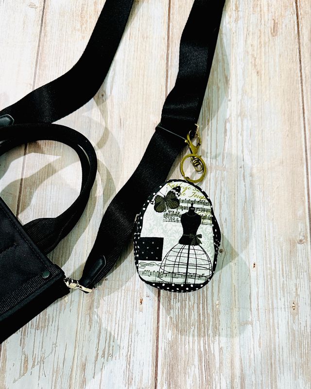 Black Mini Keychain Backpack - Vintage Style