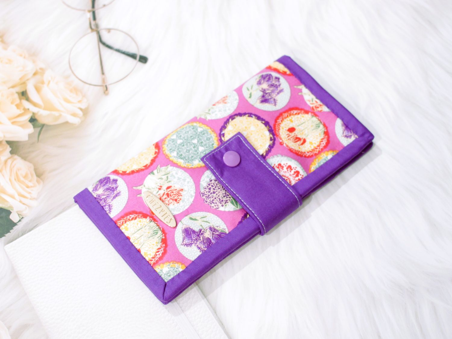 Women&#39;s Bifold Fabric Wallet - Purple Flower