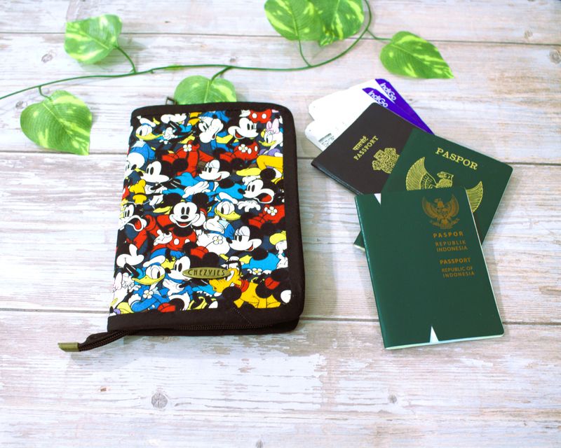 Mickey Minnie Passport Wallet