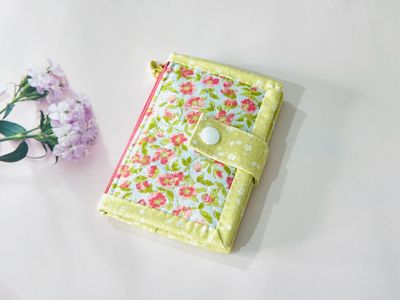 Minimalist Card Holder Wallet With Zipper Pocket - Green Floral