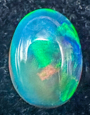 Broad flash Pattern Ethiopian Opal 0.75 carat