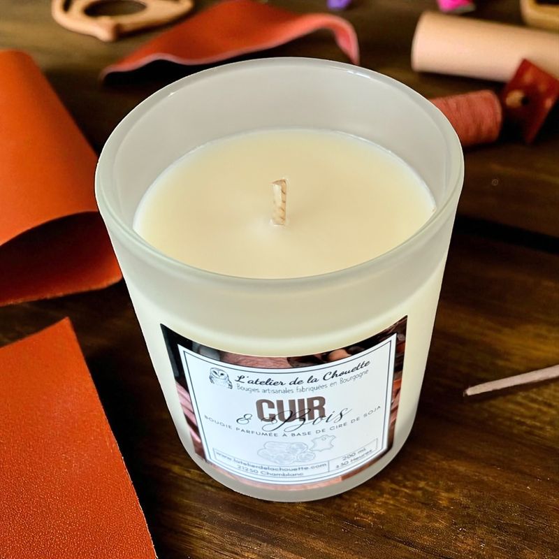 Bougie parfumée Cuir &amp; bois - 200 mL