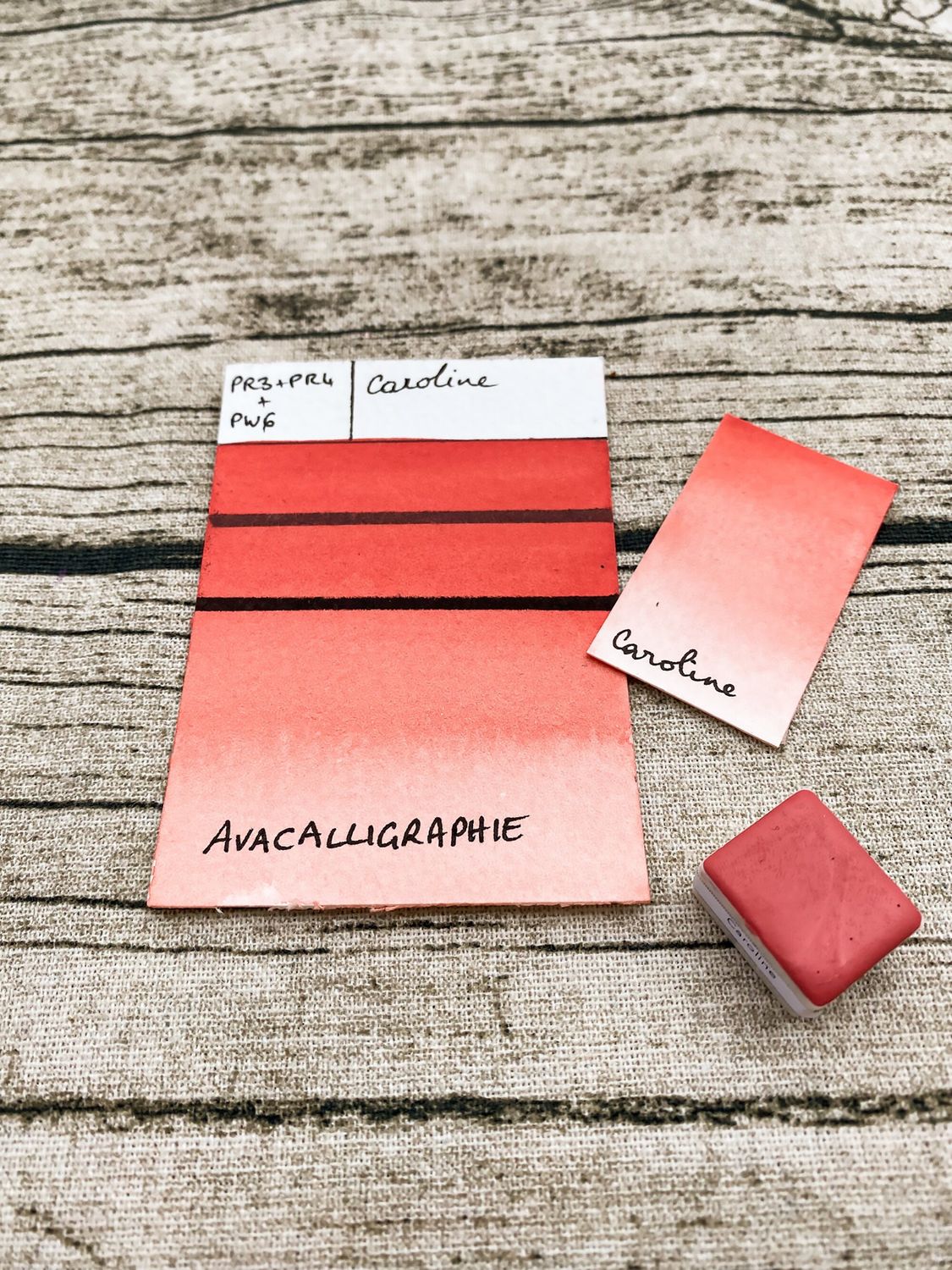 CAROLINE - Aquarelle Corail artisanale fabriquée à la main à Paris