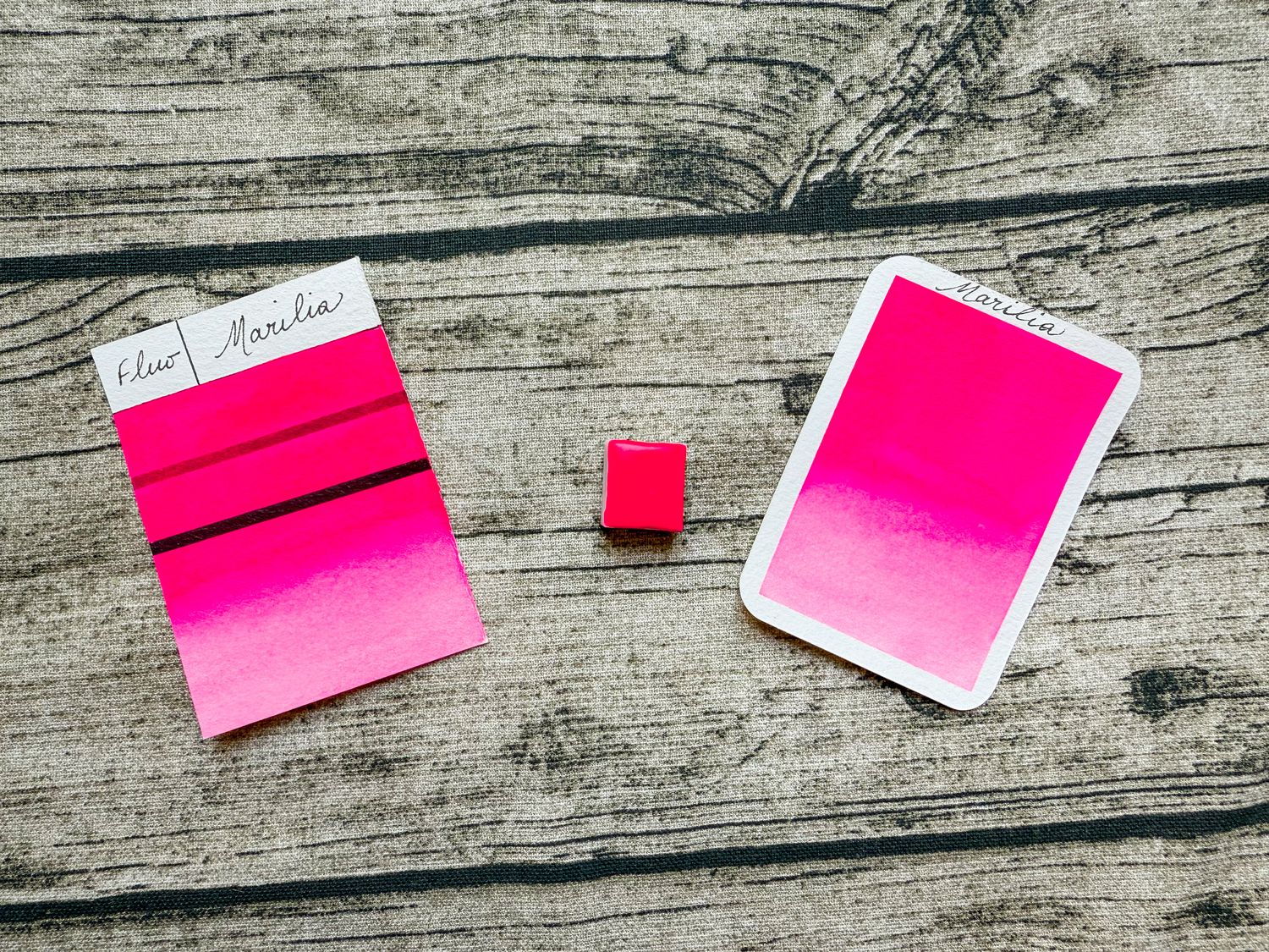 MARILIA : Aquarelle rose artisanale fabriquée à la main à Paris