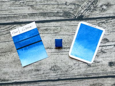 VITORIA : Aquarelle bleue artisanale fabriquée à la main à Paris
