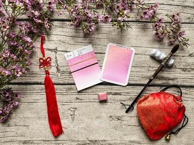 KONGJWI - 콩쥐 - Aquarelle rose pâle irisée artisanale fabriquée à la main à Paris