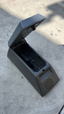 Toyota 1984-89 Center Console Lid Replacement