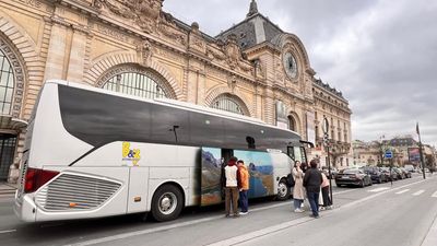 TOUR IN BUS