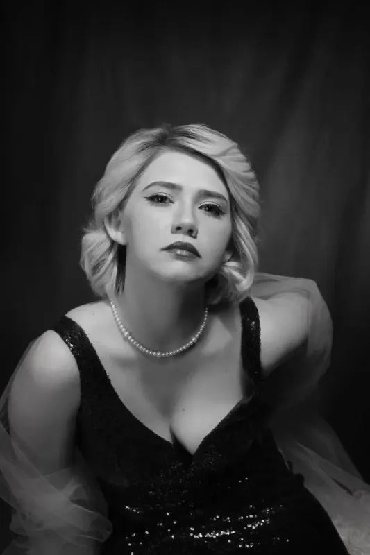 Classic Hollywood Glam Experience