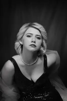 Classic Hollywood Glam Experience