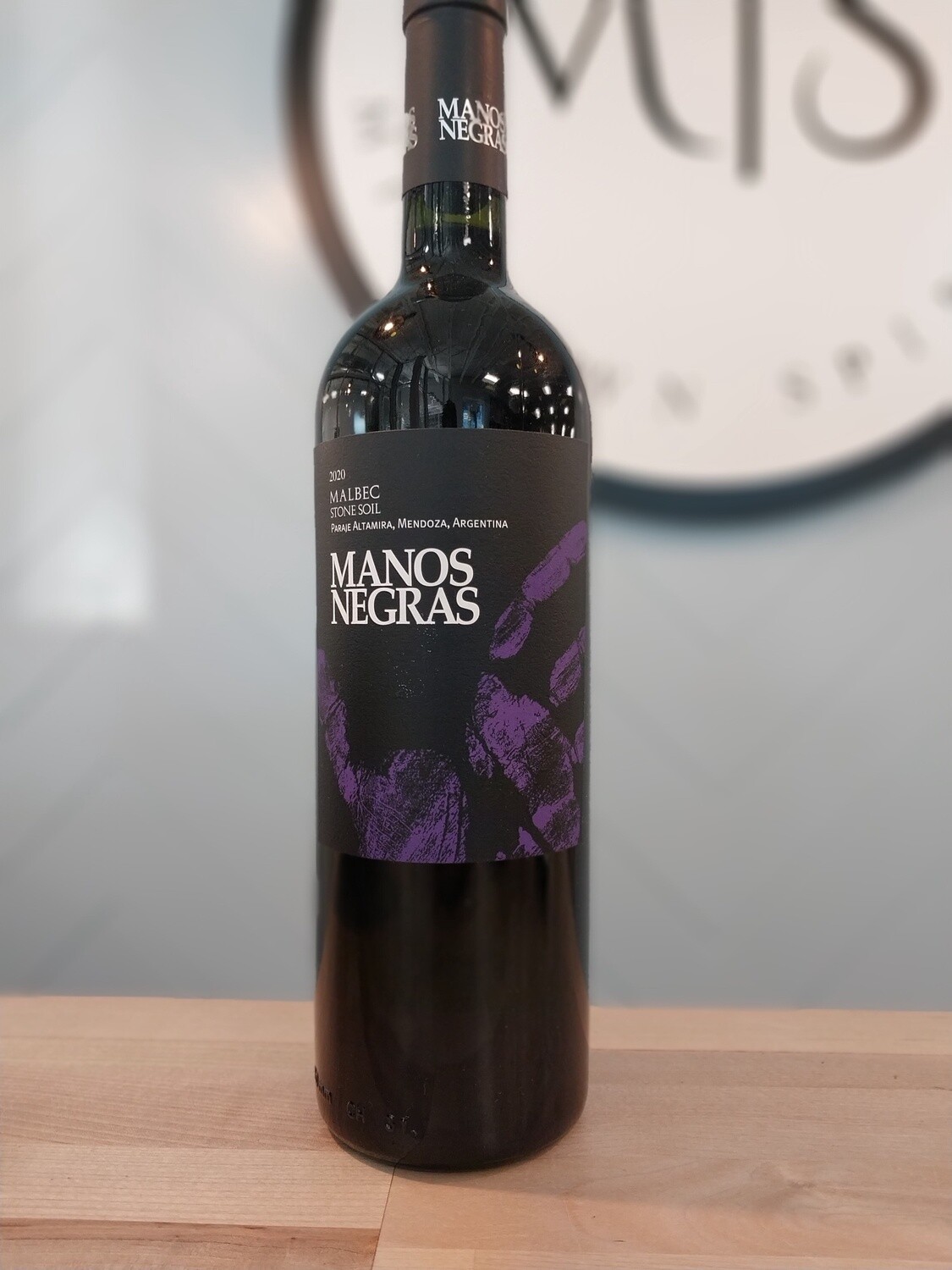 Manos Negras stone soil