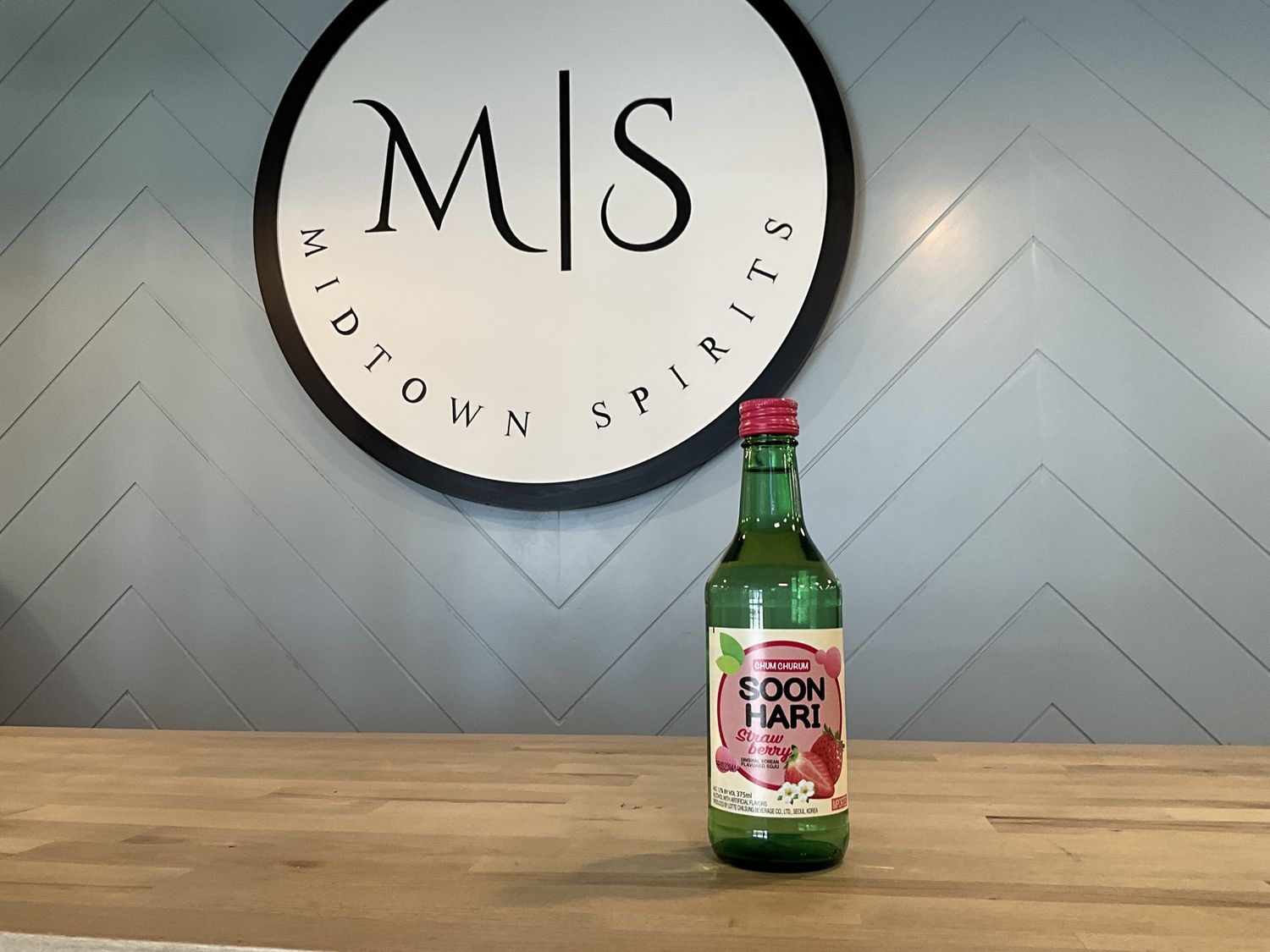 Soonhari Strawberry Soju Chum Churum