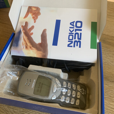 Nokia 3210 - Grau Handy wie Neu