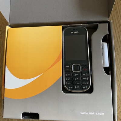 Nokia 3720 - Grey (ohne Simlock )