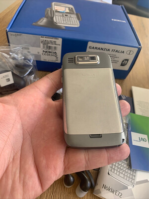 Nokia  E72 - Grau (Ohne simlock) Wie Neu