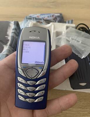 Nokia 6100 Dunkelblau