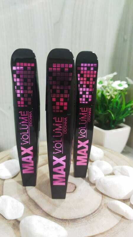 Mascara de pestañas MAX VOLUME