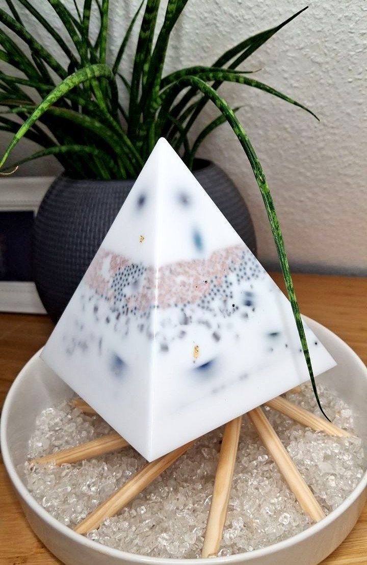 Orgonit-Pyramide           ☀️☀️LICHT☀️☀️