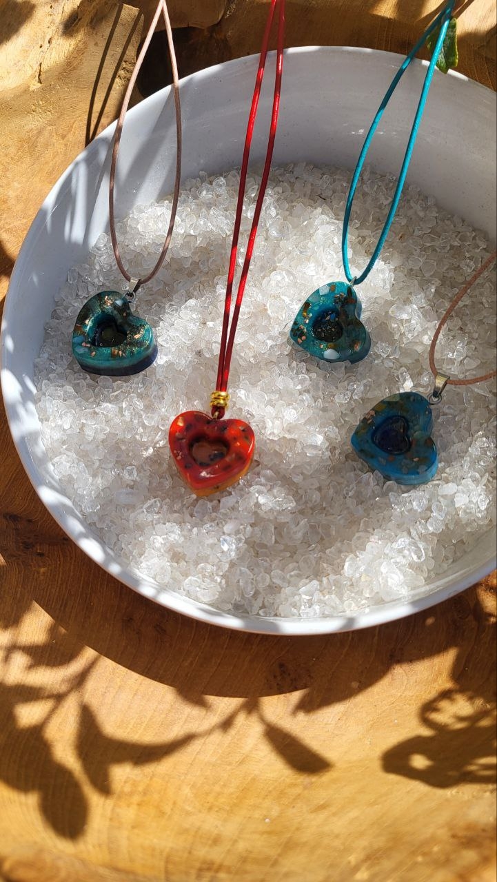 Orgonit-Herzketten ? HERZ-DABEI ?