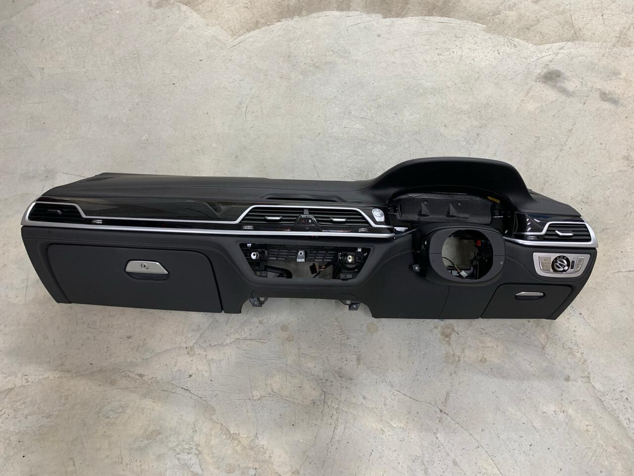 Dashboard G12 RHD HUD 7 series 2018
