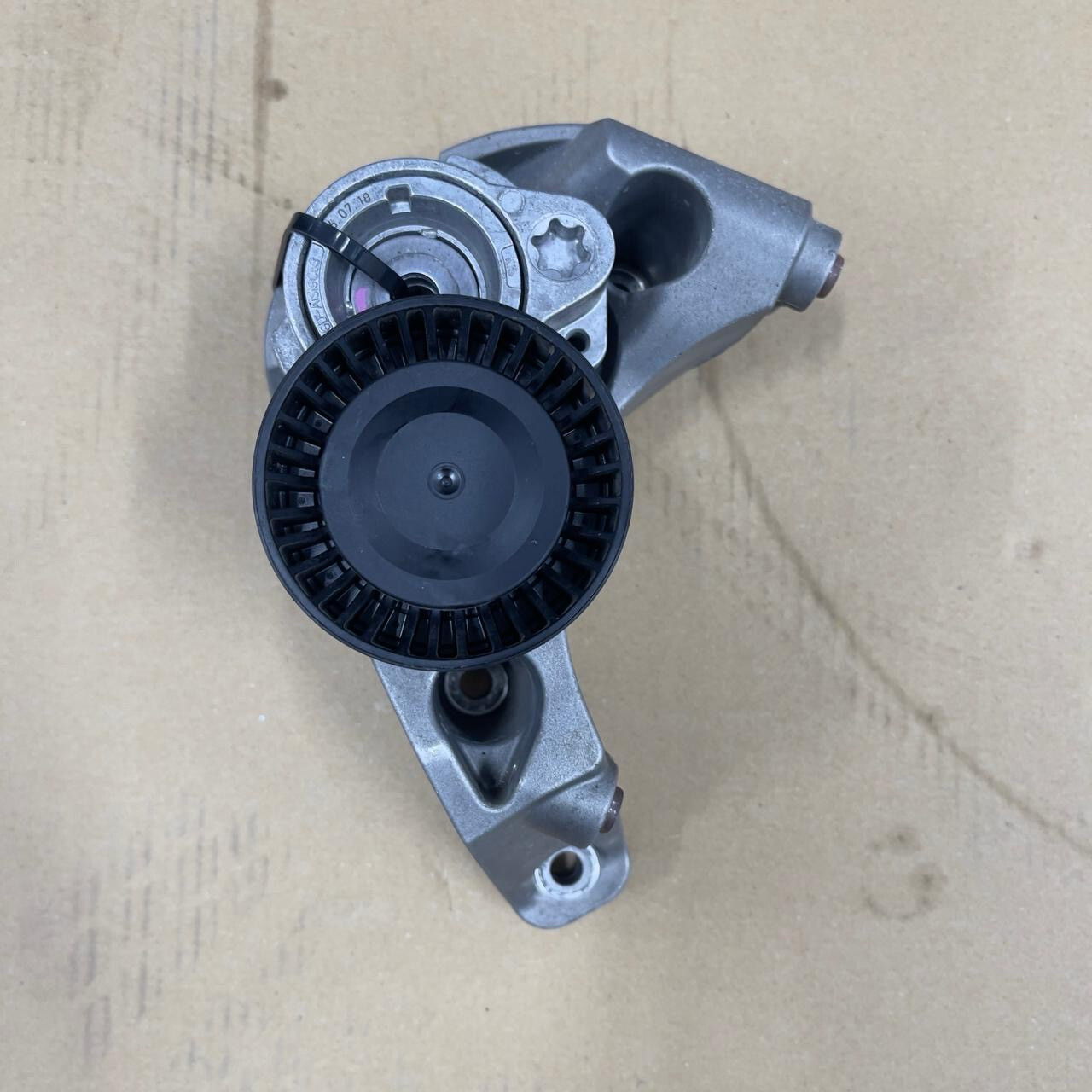 BMW-G11, N63,B44-7646904 Climate compressor supporting bracket Genuine Brand used item