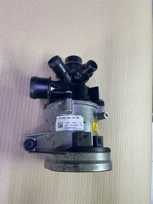 Mercedes benz water pump A2562000400 w213 GLE