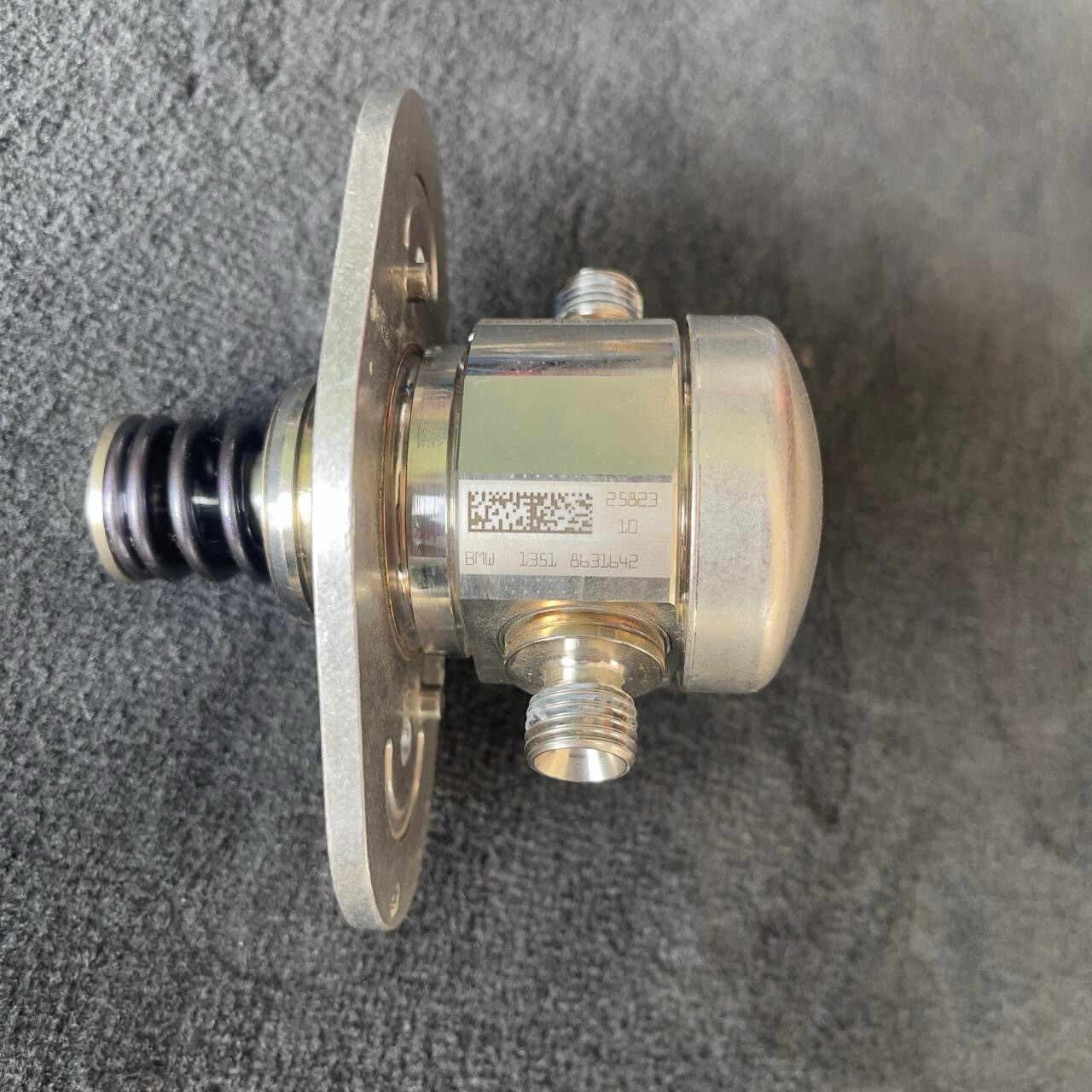 BMW G22 440i B58 8631642 FEUL PRESSURE PUMP Genuine Product used