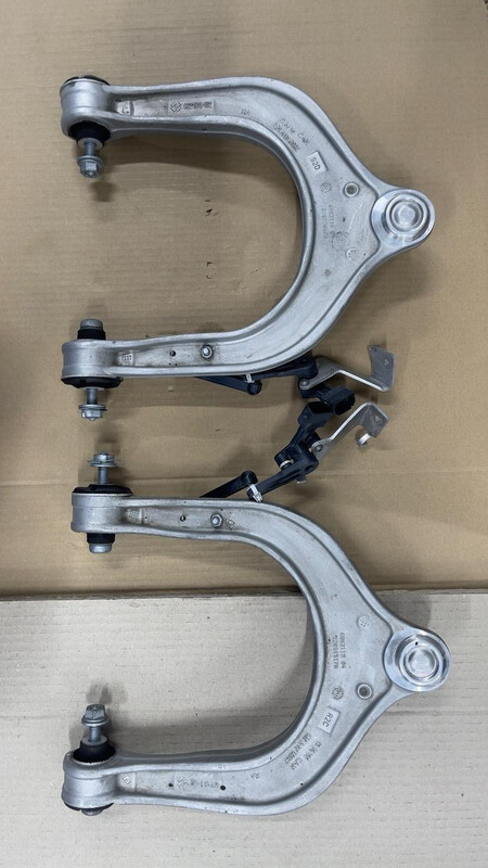 BMW X5 G05 6883116 Wishbone with rubber mount top right 