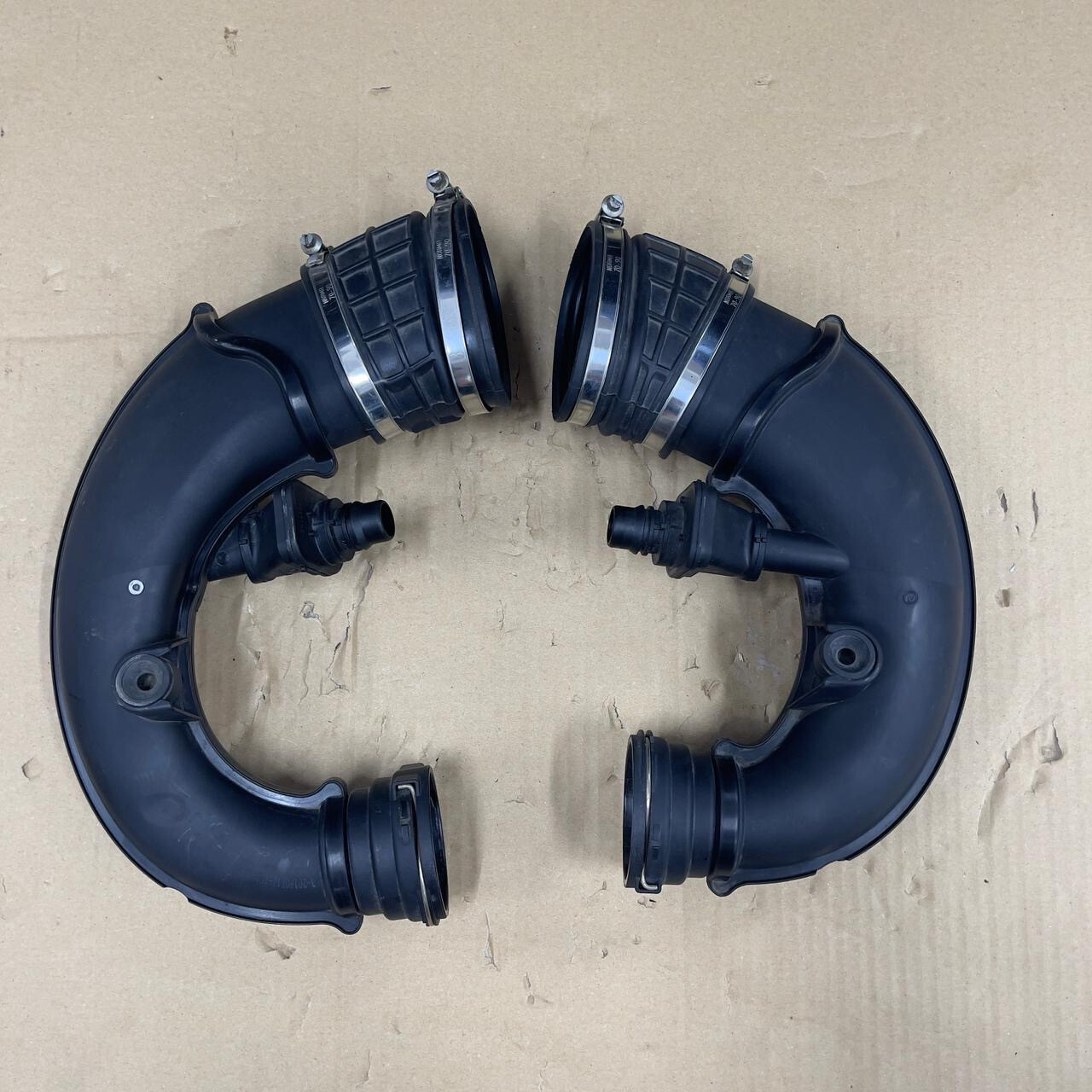 BMW X5 G05 5.0 8672516  8672517  intake pipe 