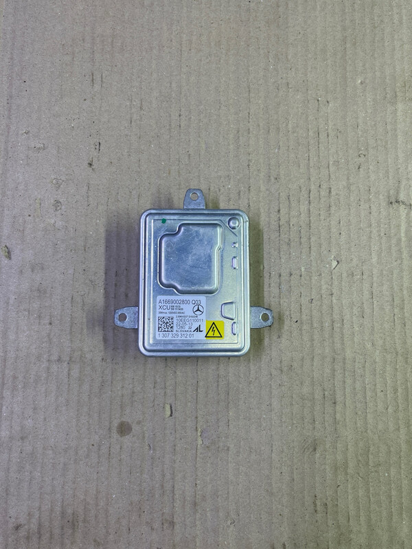 Mercedes benz light computer A1669002800