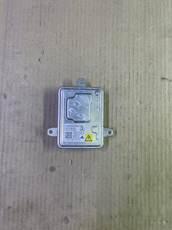 Mercedes benz light computer A1669002800 
