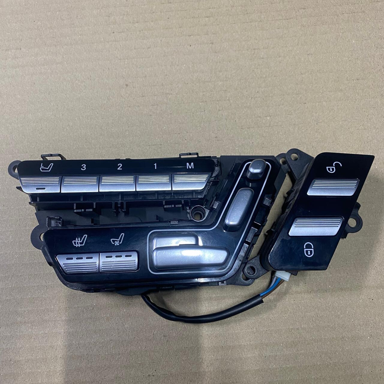 front right seat switch W221 S-CLASS  A2218702379