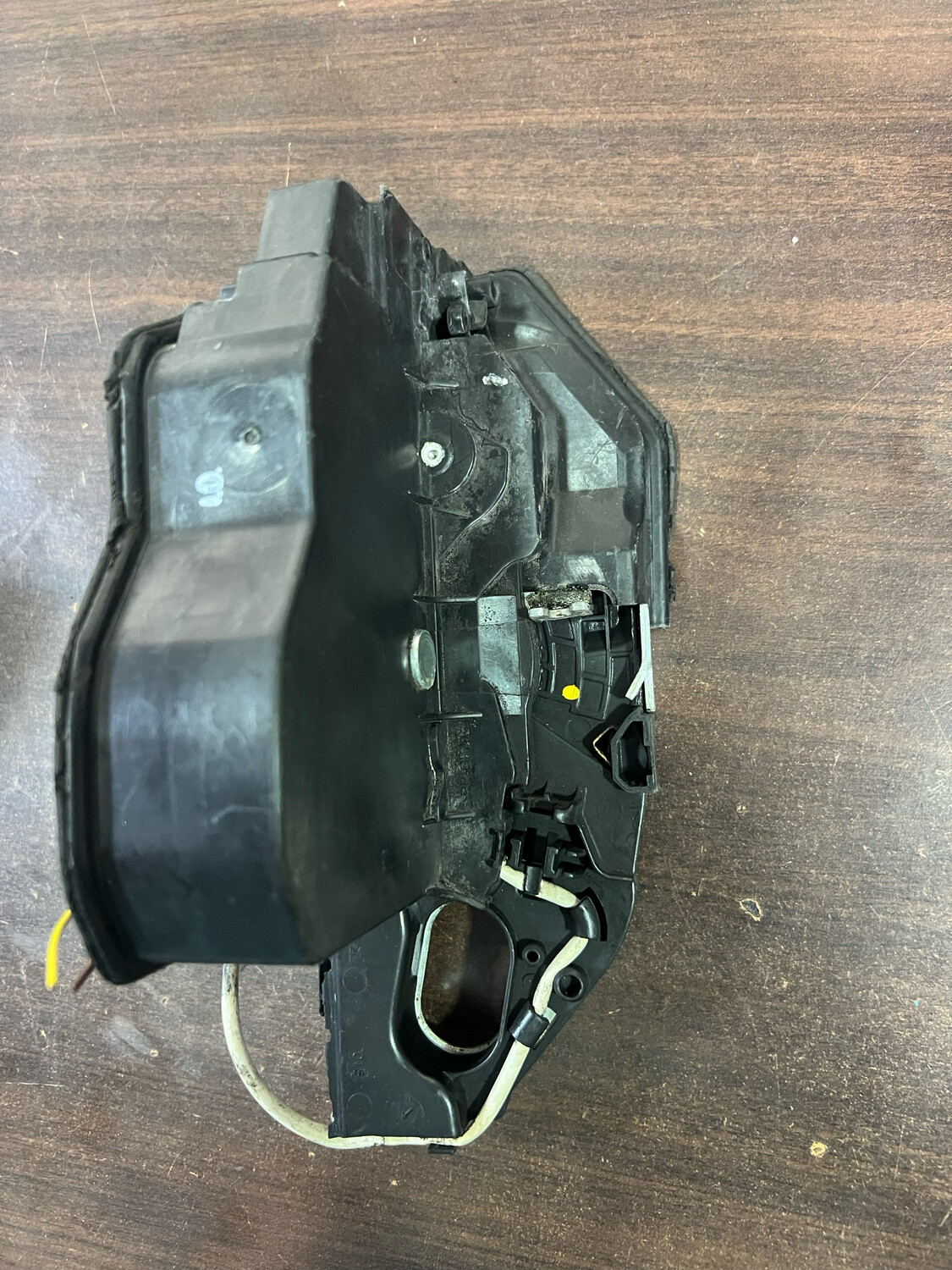 51217185691 Lock, complete, front LEFT SCA 