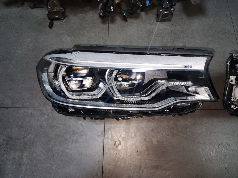 Bmw G30 530i LED ADAPTIVE HEADLIGHT PAIRS 2018 Genuine Product used