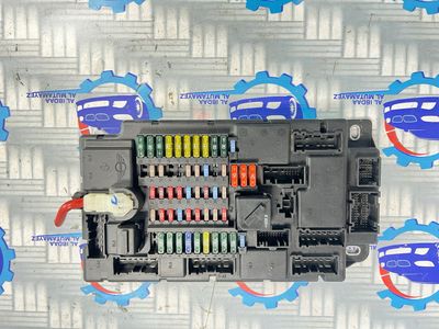 Mini countryman R60 fuse box 9813233