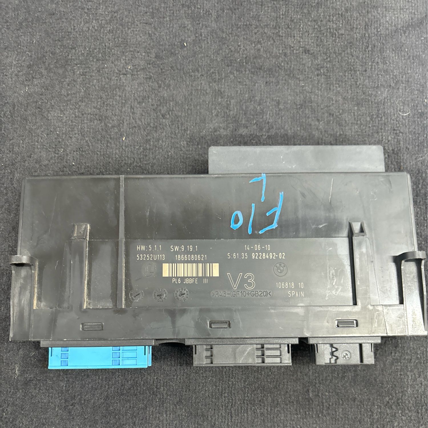 BMW-F10,528i-9228492 V3 junction box Genuine Product used item