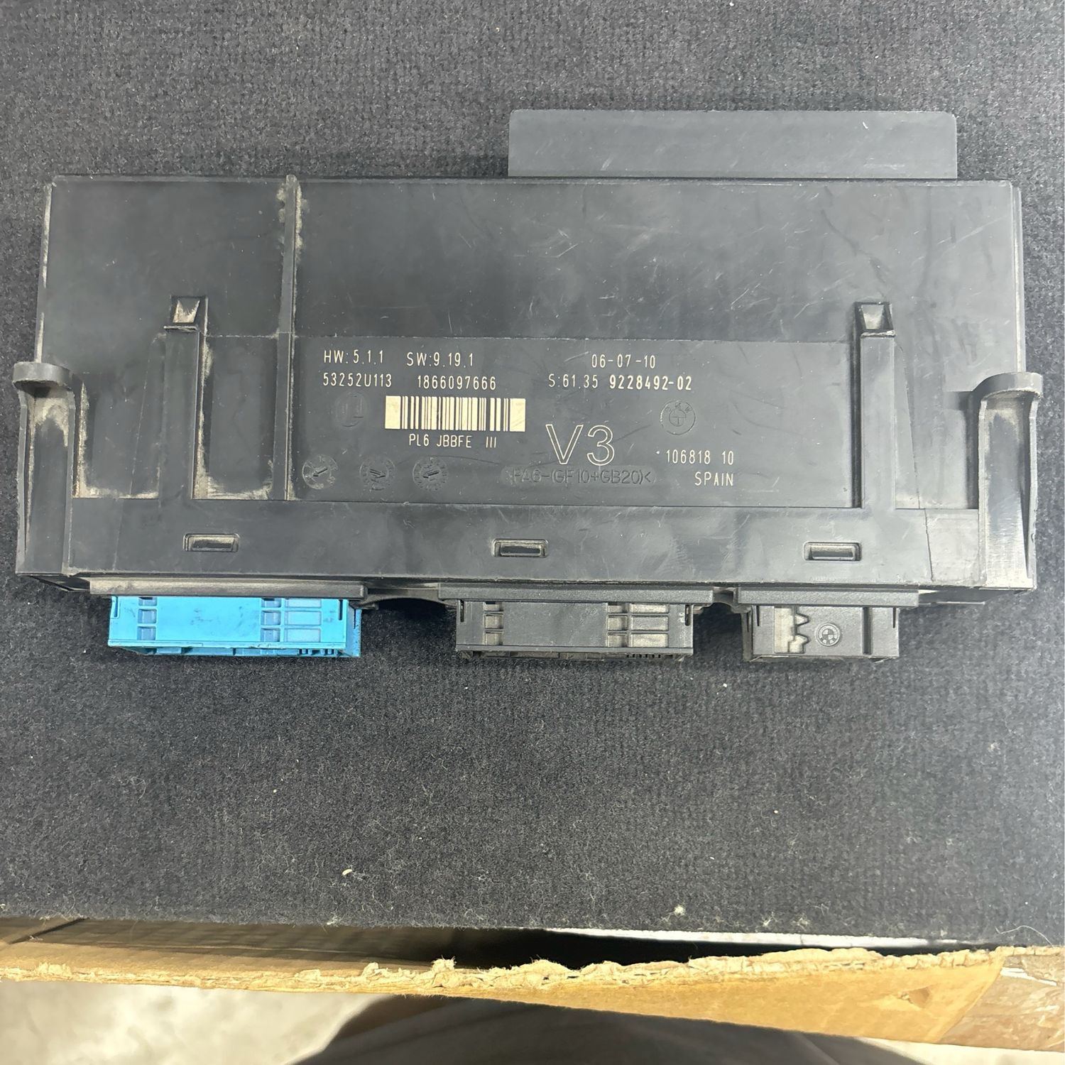 BMW-F10,528i,535i-9228492 V3 junction box Genuine Product used 