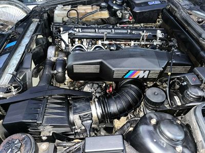 Bmw S38 M5 engine E34 1992 with harness and Ecu and manual transmission Genuine Product used