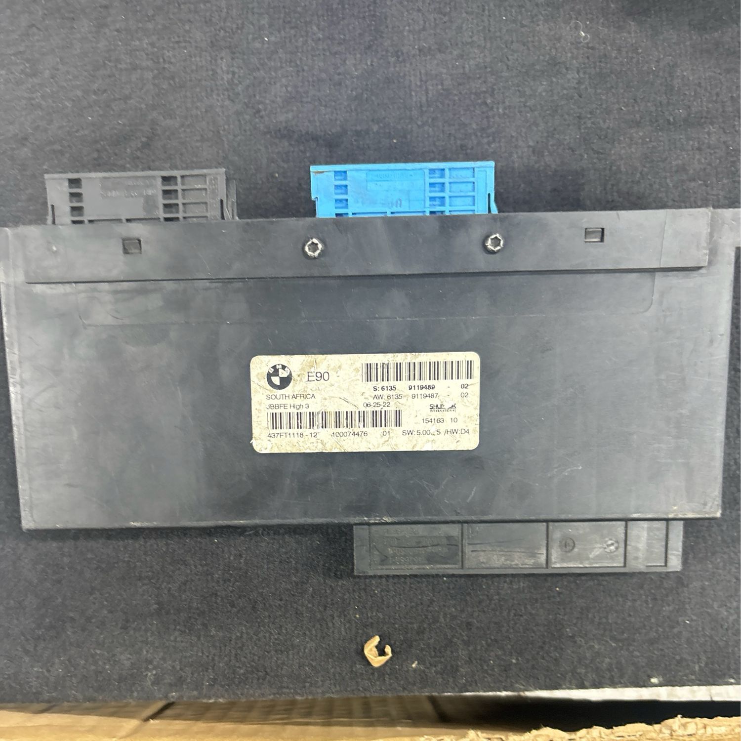 9119489 E90 junction box bmw