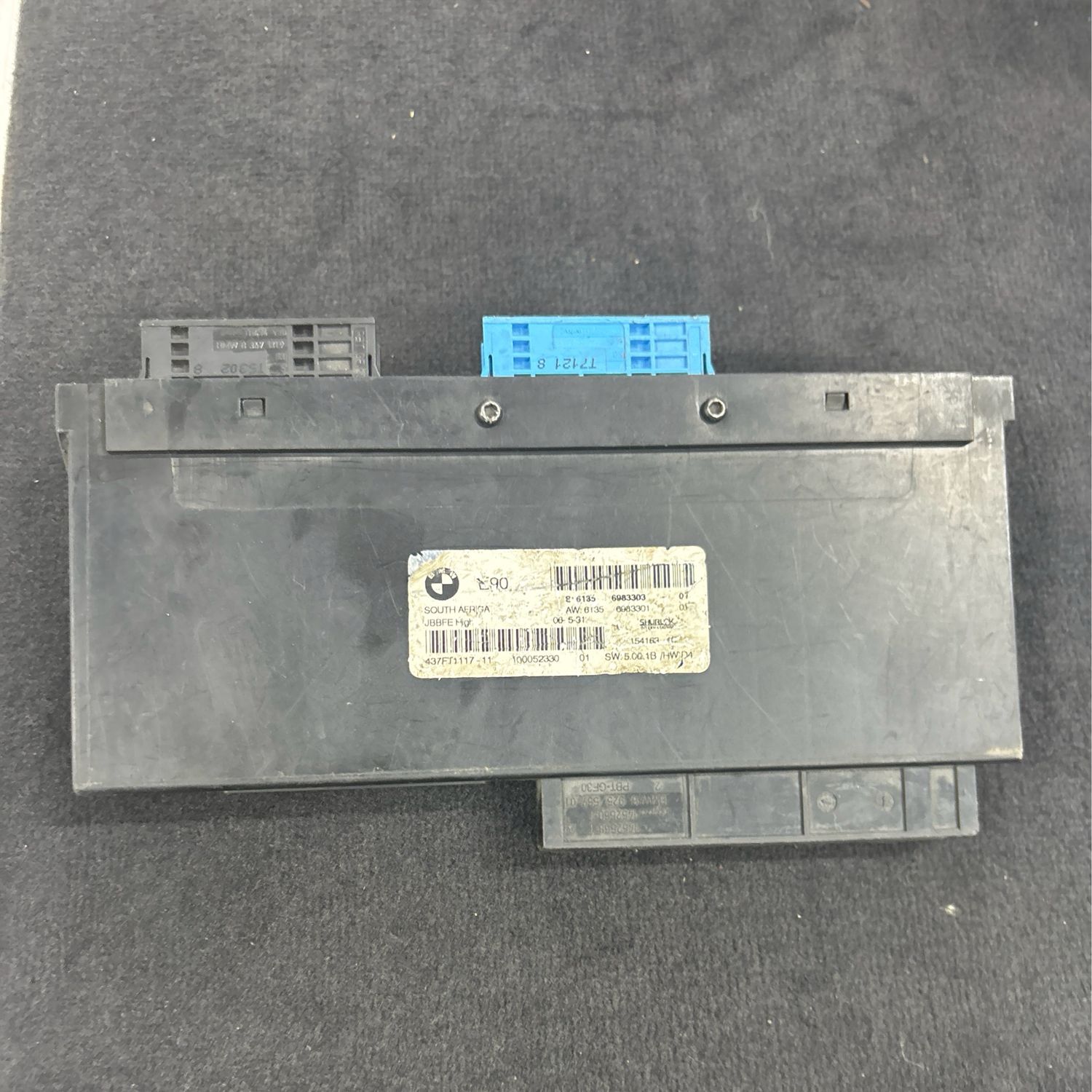 6983303 E90 junction box bmw