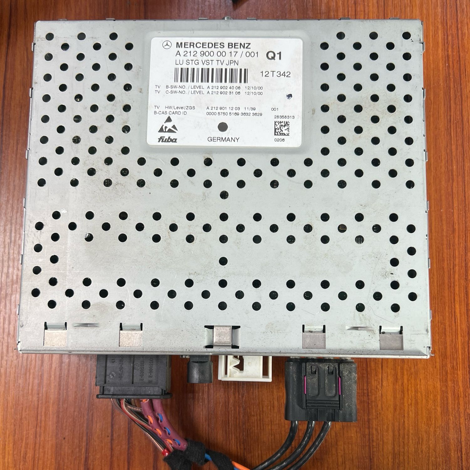 Mercedes W212 Control unit multimedia digital radio TV tuner 