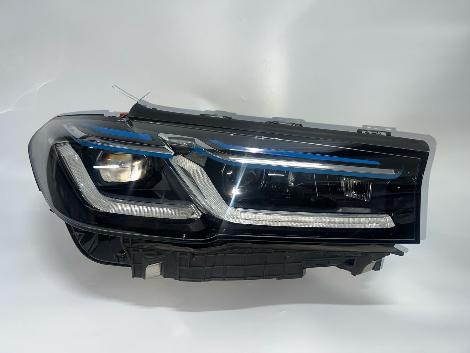 5A388E2 headlight laser BMW 540i 530i 2021 G30 RHS USA VERSION OEM 