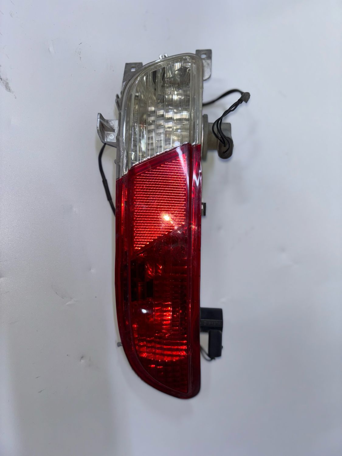 BMW 645 Bumper left Reverse Light E63 E64 M5 05-08 6321 6911899 OEM Genuine Product used