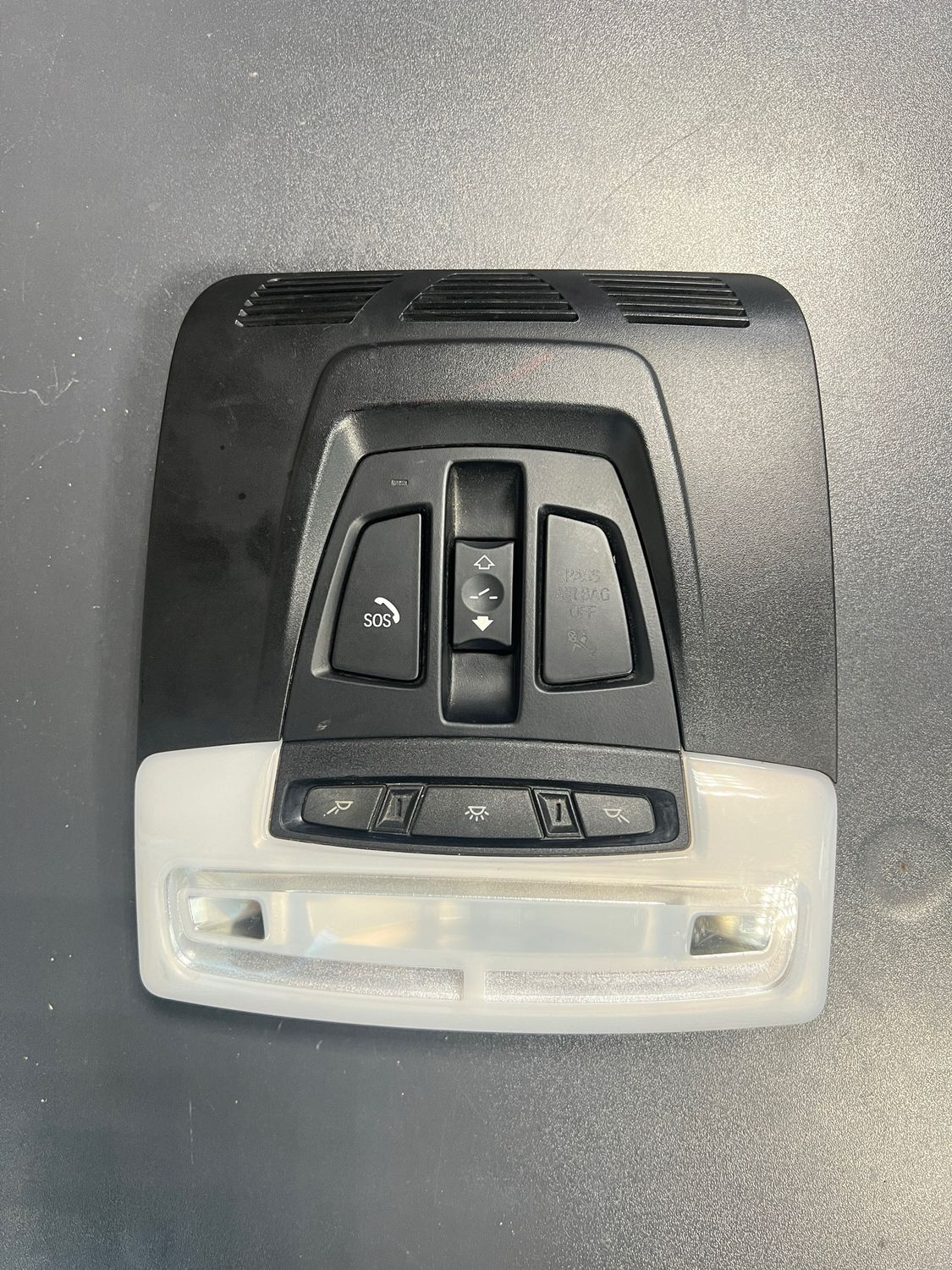 BMW X5 F15 FRONT ROOF CENTER PRIMARY DOME LIGHT & SUNROOF BUTTON ( BLACK) 9319967