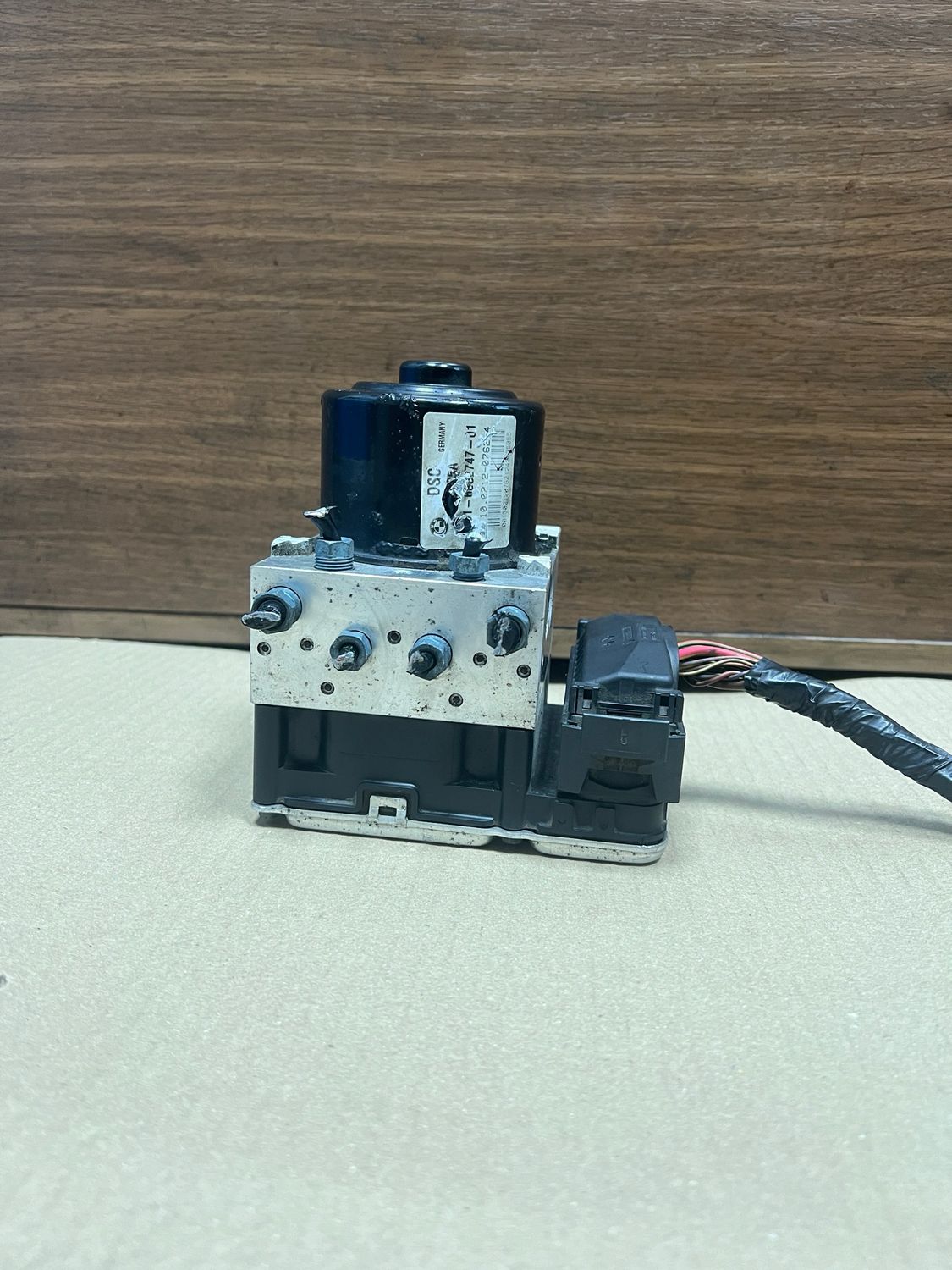BMW F25 ABS PUMP CONTROL MODULE 6852747/ 6852748 Genuine Product used